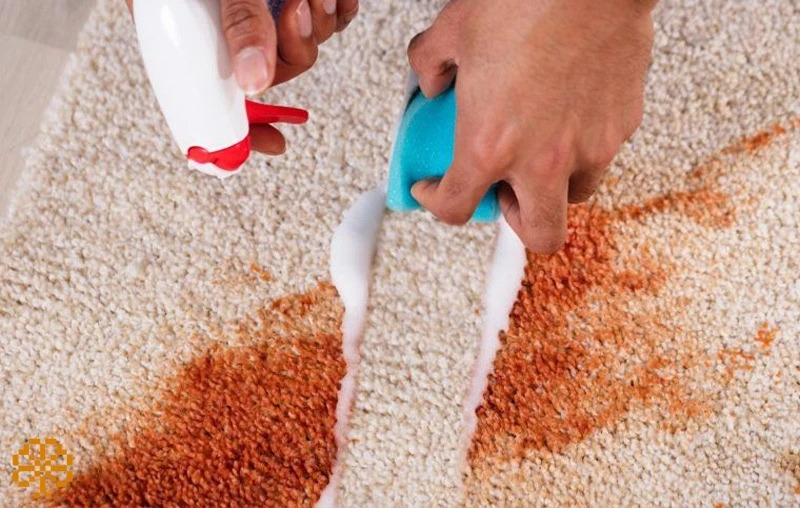 چگونه لکه قدیمی چای را از روی فرش به طور کامل پاک کنیم؟