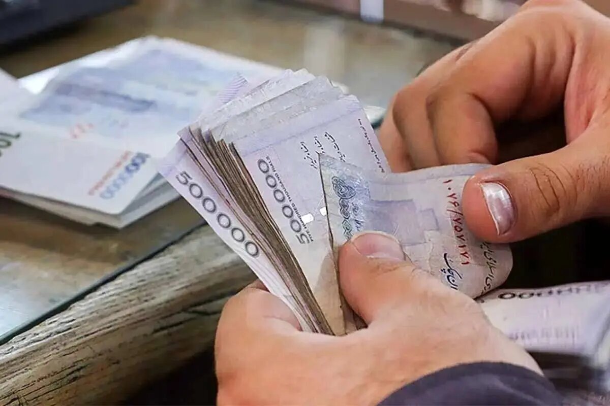 جزییات افزایش ۱۴.۰۰۰.۰۰۰ تومانی حقوق کارمندان دولت/ معیار امتیازدهی به کارمندان بر چه اساسی است؟