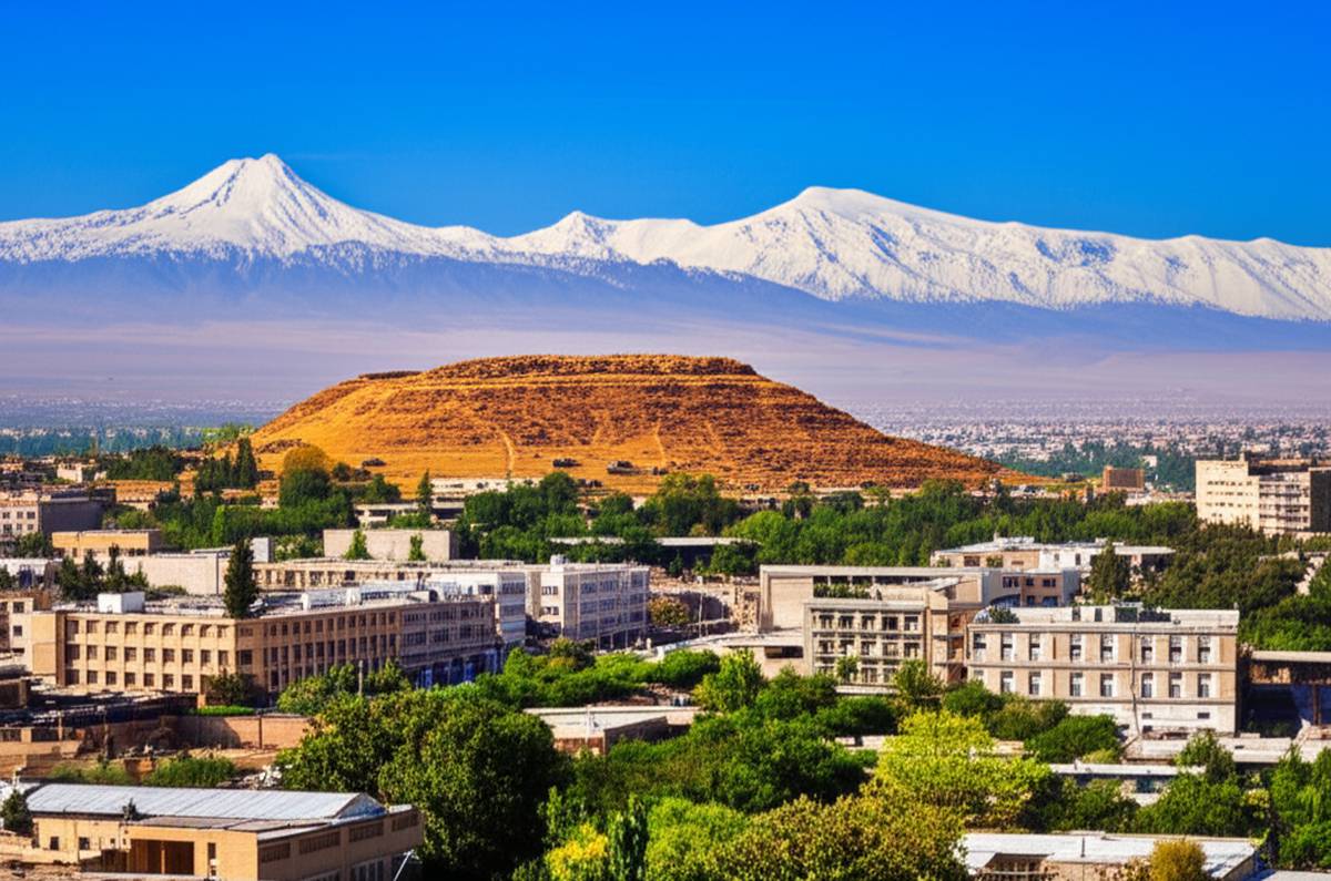 همدان: راهنمای سفر به پایتخت تاریخ و جاهای دیدنی آن