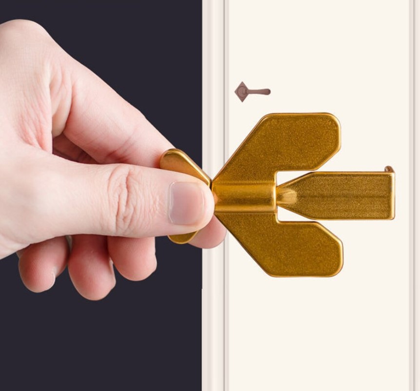 تأثیر قفل و یراق‌آلات بر طول عمر درب